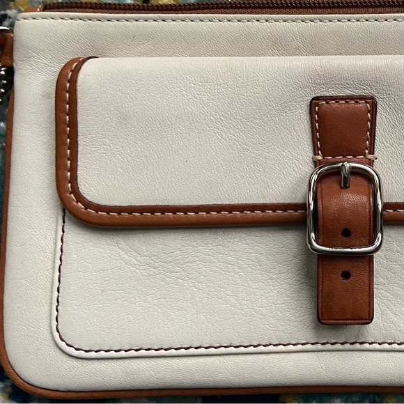 Coach Vintage Hampton Leather White & Brown Trim Clutch Wristlet w/ Buckle - Picture 3 of 6